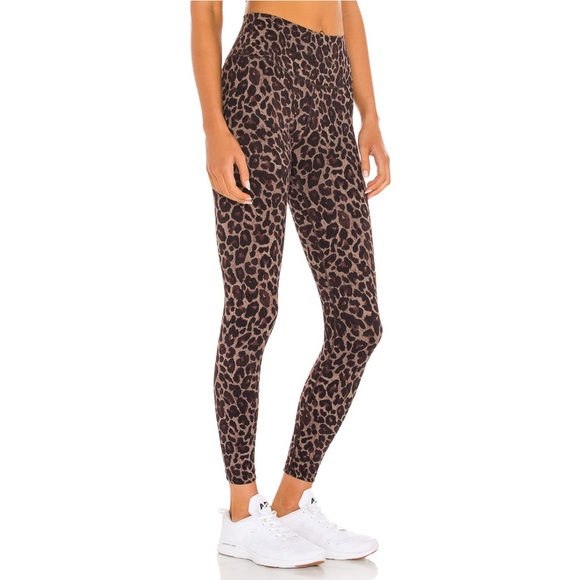 Varley Luna 25’’ Legging in Tort Leopard - Picture 2 of 8